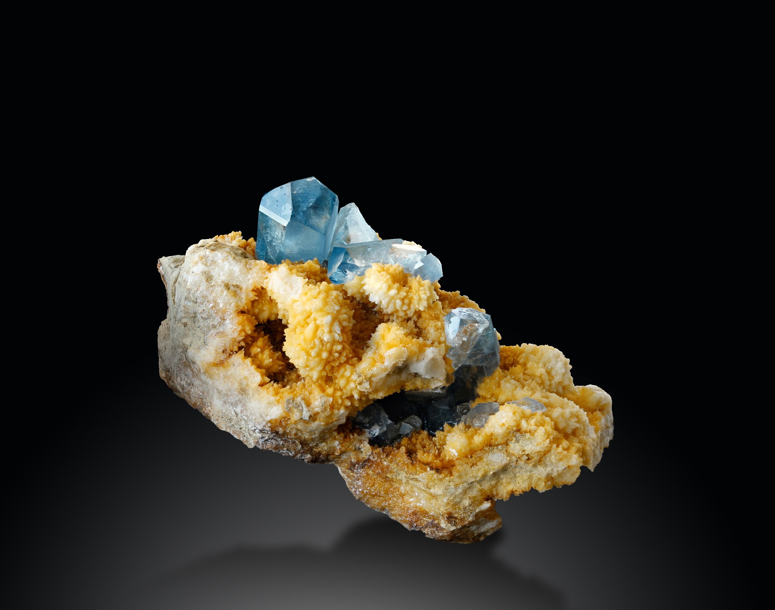 Celestine on Calcite (M066) — viaMineralia